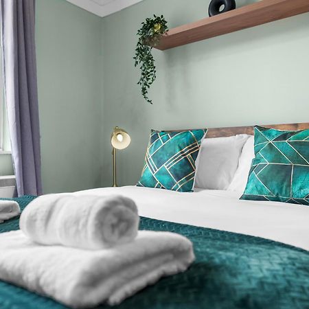 Chic 2 Bedroom Apartment Near Liverpool Street By Gold Stays London Luaran gambar