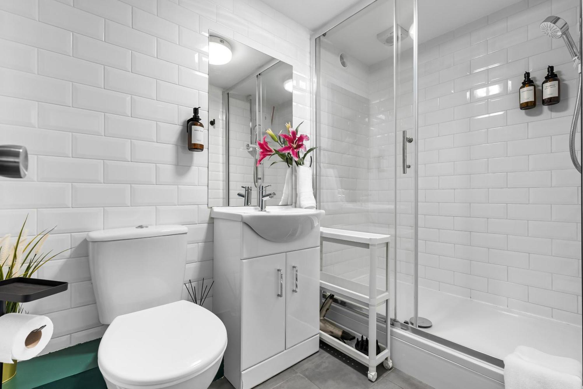 Chic 2 Bedroom Apartment Near Liverpool Street By Gold Stays London Luaran gambar